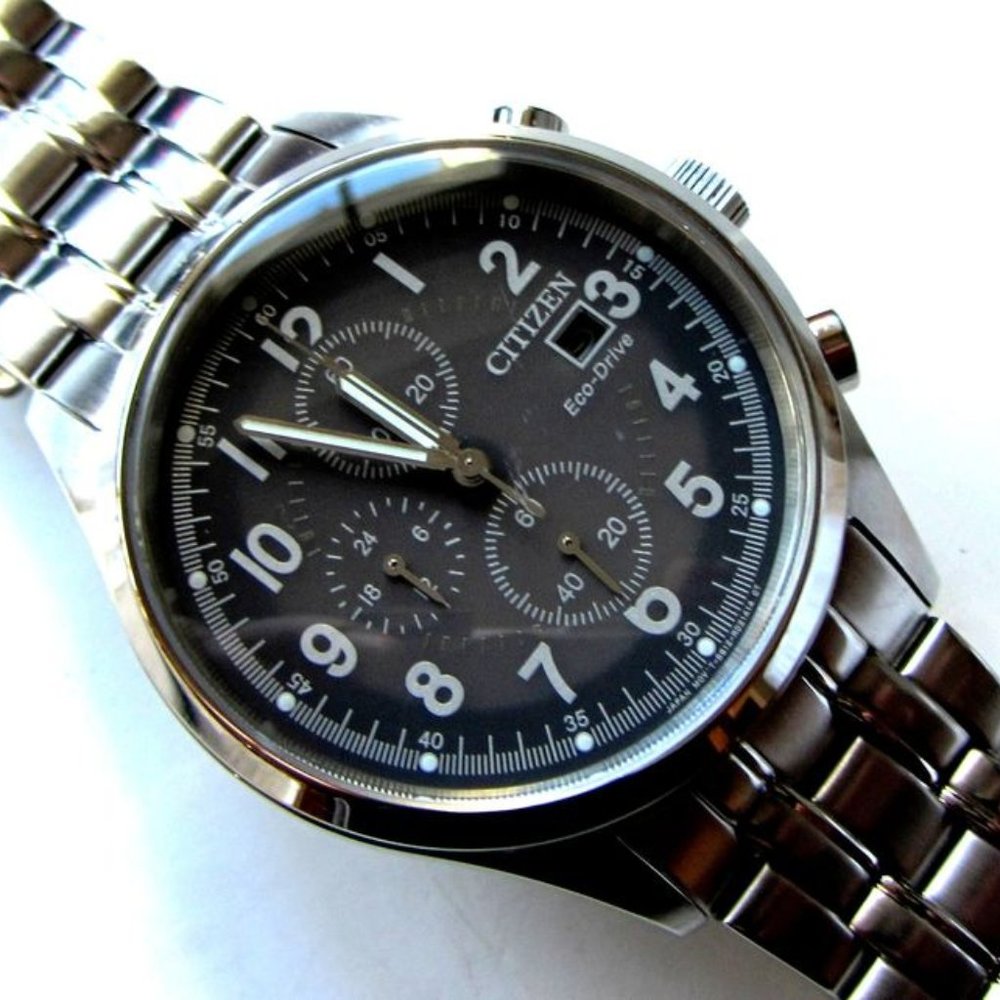Citizen Eco Drive Chrono Watch w/ box - Picture 2 of 6